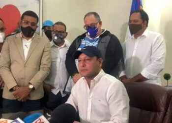 Abel Martínez se querella contra fiscales que allanaron su oficina política