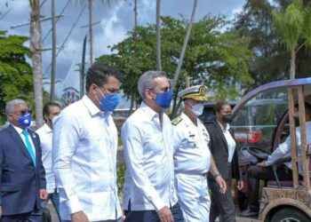 Abinader entrega el remodelado club de oficiales de la Armada Dominicana