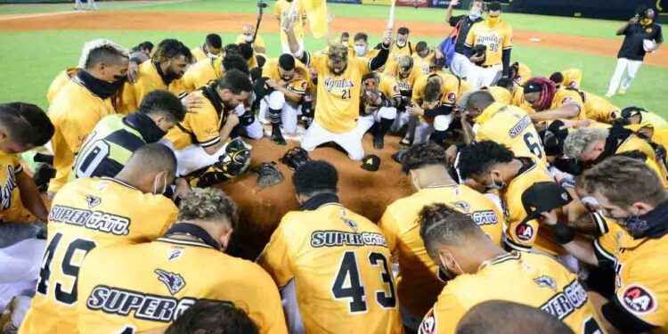 Águilas vencen a los Toros