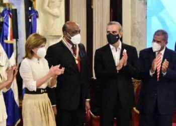 Almonte expresa premio es un estímulo y un compromiso para actuar bien