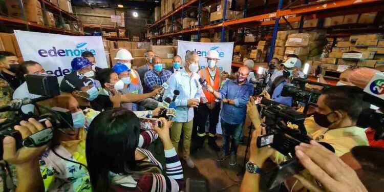 Andrés Cueto anuncia instalará 10 mil luminarias nuevas en el Cibao