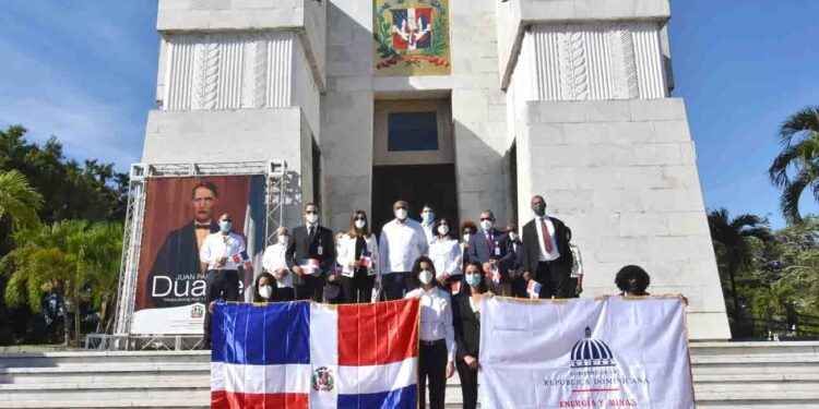 Almonte: desde el MEM se hace patria con la defensa del interés nacional