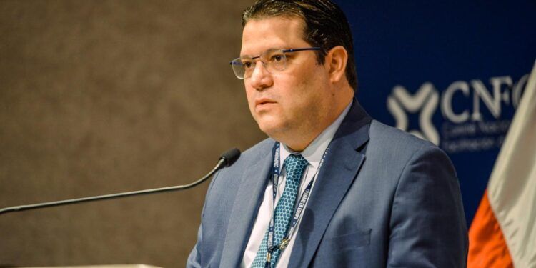Aduanas promete reducir a 24 horas el retiro de carga de los puertos