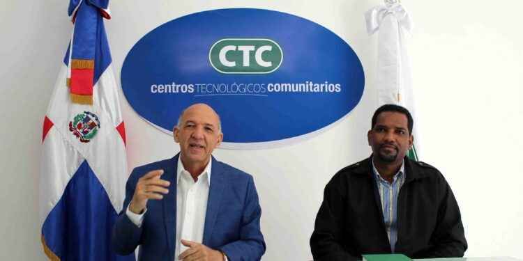 Centros Tecnológicos Comunitarios podrían ser utilizados como lugares de vacunación