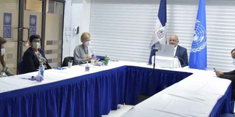 PNUD invita a ministro de Educación a presentar plan educativo dominicano