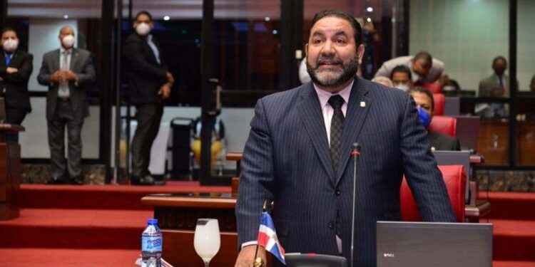 PRSC propone al CNM ratificar a Ray Guevara como presidente del TC