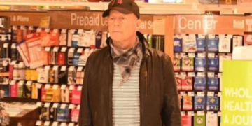 Echan a Bruce Willis de una farmacia al negarse a llevar mascarilla
