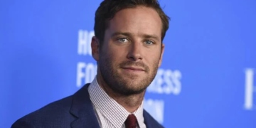 Actor Armie Hammer se disculpa tras publicar un vídeo erótico privado en Instagram