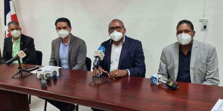 Constructores y promotores de viviendas del Cibao denuncian aumento en materiales de construcción