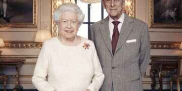 Reina Isabel II y su esposo Felipe de Edimburgo recibieron la vacuna contra la Covid-19