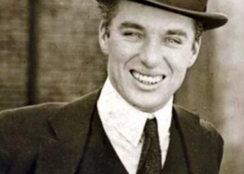 Un brindis por Charlot: El hombre que hizo pensar al mundo con el humor