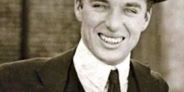 Un brindis por Charlot: El hombre que hizo pensar al mundo con el humor