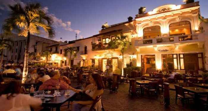Bares, restaurantes y colmadones podrán recibir clientes hasta un 60 % de capacidad
