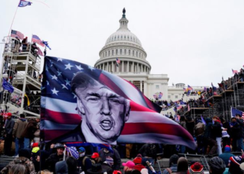 Renuncia es la opción más viable para Trump