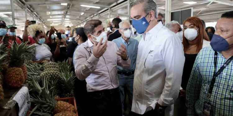 Presidente Abinader dice Gobierno trabaja para que el pueblo acceda a canasta básica sin problemas