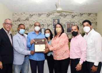 Deligne Ascención es reconocido como Hijo Distinguido por la alcaldía de Sabana Larga, de Ocoa
