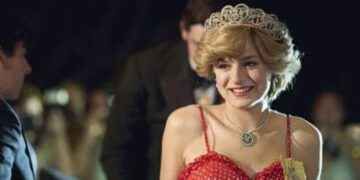 Emma Corrin triunfa como mejor actriz de serie dramática en los Globos de Oro
