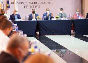 Fedomu y Obras Públicas firman acuerdo para ejecutar trabajos en los municipios del país