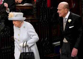El Duque Felipe de Edimburgo, esposo de la reina Isabel II, fue hospitalizado “de manera preventiva”