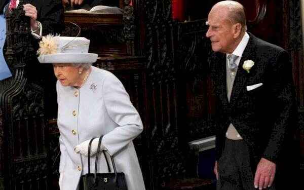 El Duque Felipe de Edimburgo, esposo de la reina Isabel II, fue hospitalizado “de manera preventiva”