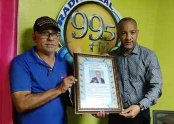 Tiempo para Todo reconoce trayectoria del periodista José Alfredo Espinal