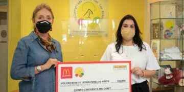 McDonald’s Santiago llena las alcancías del Voluntariado Jesús con los Niños