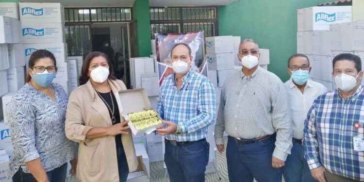OIRSA entrega 100,000 aretes a la Dirección General de Ganadería