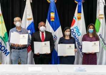 PRODOMINICANA firma acuerdo para promover exportaciones de MIPYMES