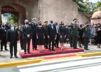 Presidente Abinader rinde honores a los Padres de la Patria