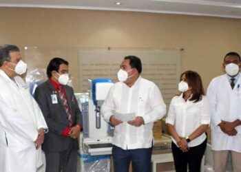 El SNS entregó un moderno equipo para mamografía digital al hospital Cabral y Báez