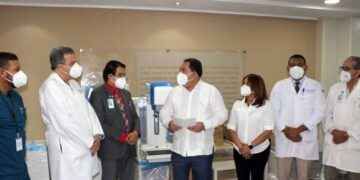 El SNS entregó un moderno equipo para mamografía digital al hospital Cabral y Báez