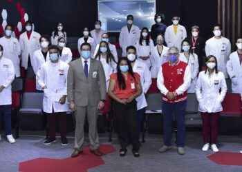 Salud Pública capacita a estudiantes de Medicina para jornada de vacunación Covid-19