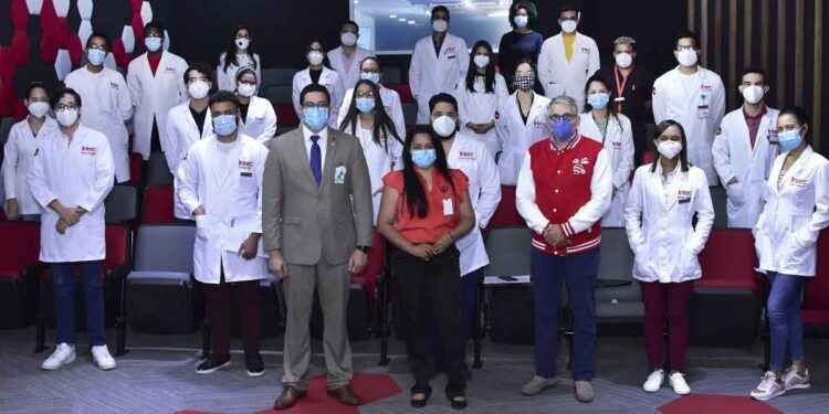 Salud Pública capacita a estudiantes de Medicina para jornada de vacunación Covid-19