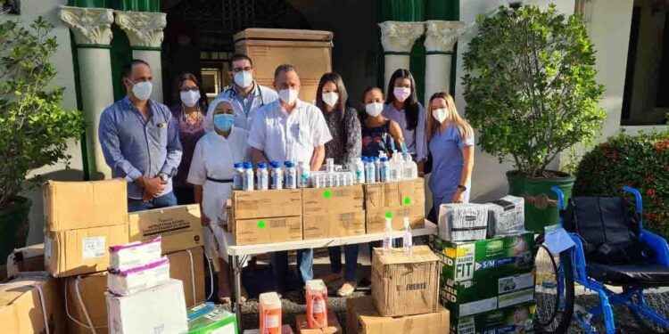 Salud Pública entrega donativo a Hospicio San Vicente de Paul