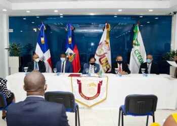 UNEV y Consulado de Haití firman acuerdo para formación de profesionales haitianos en RD