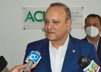 Director de PROINDUSTRIA explica a industriales de Santiago las ventajas de obtener registro y calificación industrial