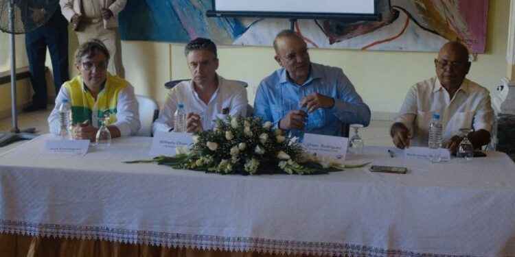 Ulises exhorta industriales del tabaco en Tamboril sacar registro y calificación en Proindustria