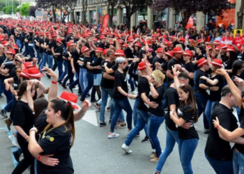 Expertos en bachata de 31 países se encuentran en «un zoom por amor a nuestra marca país»