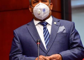 Héctor Acosta enfrenta dolores cervicales y se somete a estudios médicos