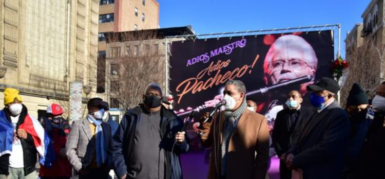 Dominicanos en Nueva York desafían el frío para darle calor y honores a Johnny Pacheco