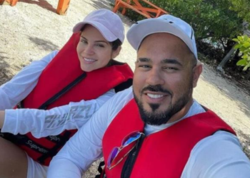 Natti Natasha muestra anillo de compromiso