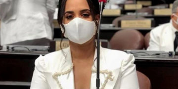 Betty Gerónimo y sus dos hijos se encuentran hospitalizados por un virus que no es covid