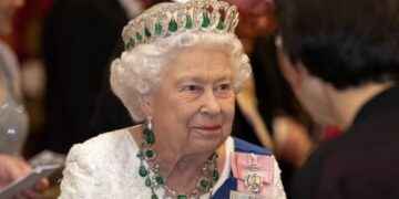 ¡No se vistan que no van! La reina Isabel no tiene planes de abdicar a su trono