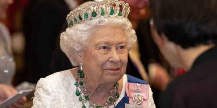 ¡No se vistan que no van! La reina Isabel no tiene planes de abdicar a su trono