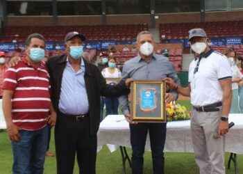 Ligas deportivas realizan homenaje de reconocimiento al senador Franklin Romero