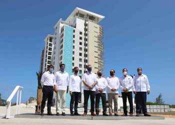 Abinader asegura recuperación del turismo está cerca en RD