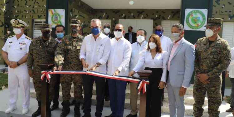 Abinader inaugura en La Romana sede de la Segunda Compañía del ERD