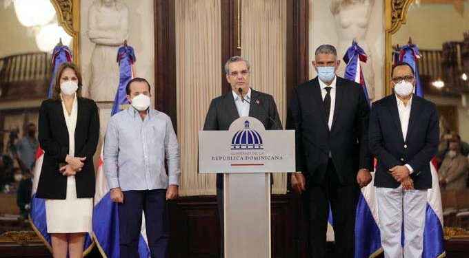 Presidente Abinader ordena la cancelación de policías que mataron pareja