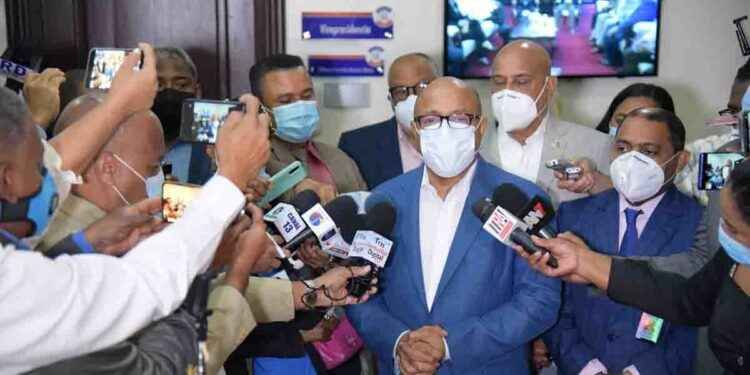 Alfredo Pacheco defendió construcción de valla perimetral en frontera dominico-haitiana