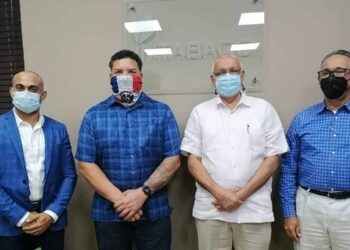 Visita pelotero Bartolo Colón al director INTABACO genera expectativas